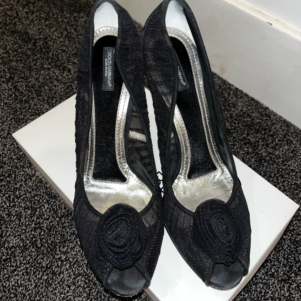 Dolce & Gabana pump. Size 9